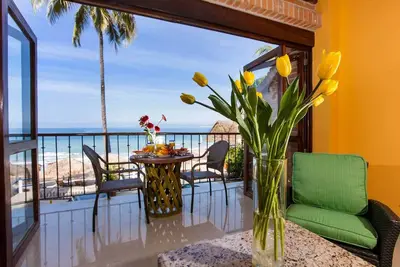Image de Best location right on los muertos beach