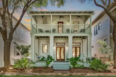 Image de McKenzie Cottage - Gorgeous, Rosemary Beach, on Park, Tesla Charger