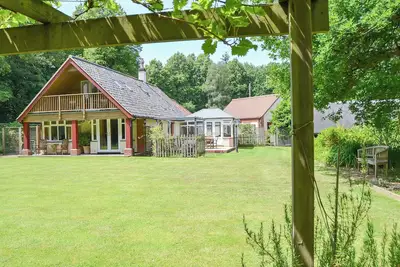 Image de The Anchorage is a truly superb waterside home with ample space for a large family.