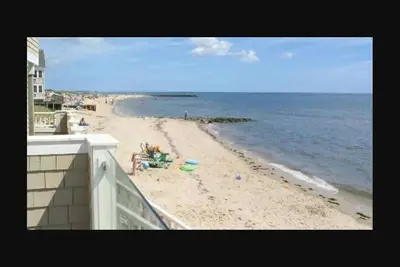 Image de Cape Cod Condo 2 balconies. Heated Pool next to Ocean. Private Beach