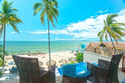 Image de Amazing views righ over los muertos beach, steps from the beach