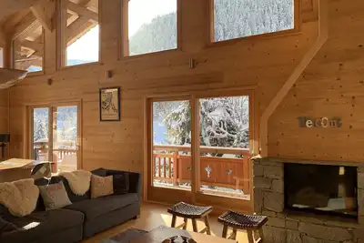 Loutsa Chalet Haut Standing avec jacuzzi à Châtel