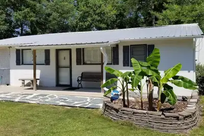 Image de House with fenced  yard, pets welcome, one level, Supply, Nc