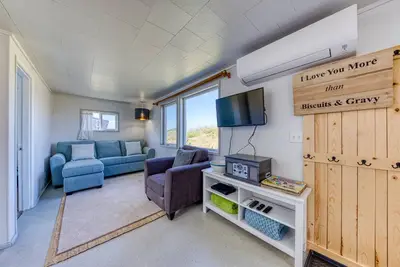 Image de Beachfront home with full kitchen, games & washer\/dryer - dog-friendly