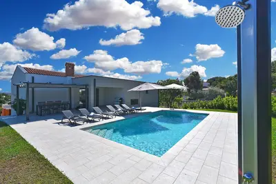 Image de Villa 2044\/31814 (Istria - Pula), 900m from the beach