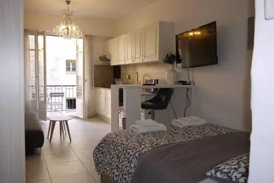 Image de Beach - un studio avec balcon à 250m de la plage