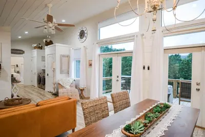 Image de New! Luxury Farmhouse Cabin in the Nc Great Smoky Mountains With Sunset Views