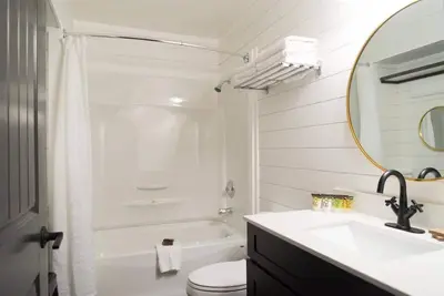 Image de Modern 2 Bedroom Vacation Home