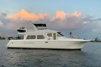Image de Stay on a 60ft Yacht in Miami with a Jet Ski