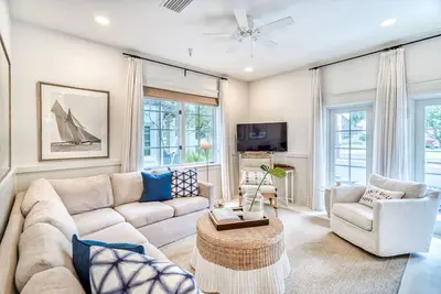 Image de Sandy Shells Flat - Close to St. Augustine Green & Cabana Pool! Ground Floor Unit!