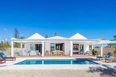 Image de Villa Alee: Pool & Golf Cart, Walkable to Beach