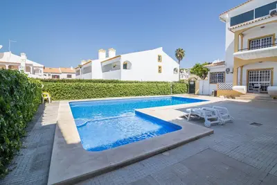 Image de Magnifique appartement de vacances Marjoh Al avec piscine privée, balcon, climatisation et Wi-Fi ; parking disponible
