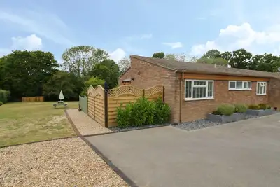 Image de Woodpeckers, pet friendly, with pool in Alresford, Colchester