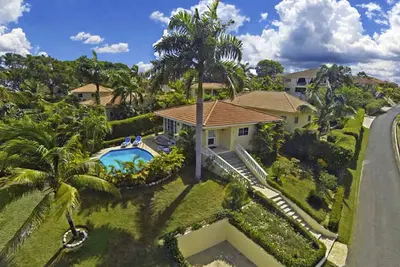 Image de 2bd villa with pool in gated residence with tennis\/basket\/football\/playground