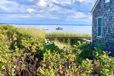 Image de Waterfront Wellfleet Charm With Amazing Views (2200)