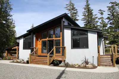 Image de The Getaway, an ideal secluded modern home.