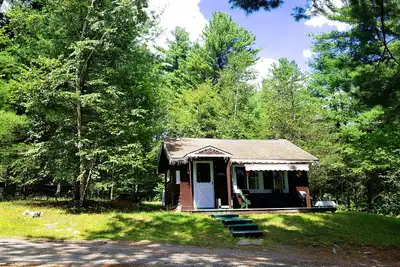 Image de Family Chalet with Fireplace under Pine trees