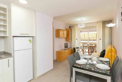 Image de Joli appartement pour 5 personnes avec Tv, balcon et parking