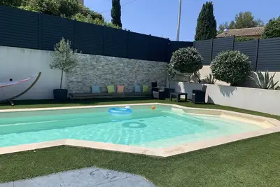 Image de Villa avec piscine Ă moins de 10 mn de la plage des Lecques Ă pied