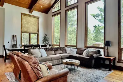Image de Stonegate 12-Stay in absolute luxury in this Lodge by Village! New hot tub!
