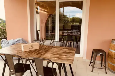 Image de Lovely apartment with shared garden and pool