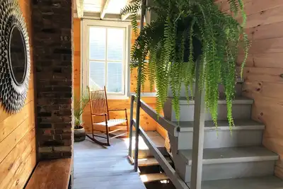 Sun-Drenched Property Steps from Warren