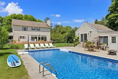 Image de Hamptons Remsenburg Beach House w\/ pool house, zen\/organic garden close to beach