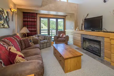 Image de Ski-in/out condo with beautiful views & shared fitness center/pool/hot tub - Shoshone Ski-In/Out