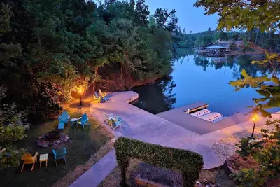 Image de Family friendly, Lake Martin getaway. . . . . Close to Auburn! ! !