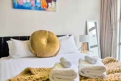 Image de Cosy at The Cambridge Apt with Wi-Fi and Netflix