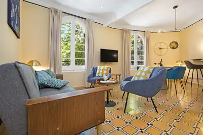 Image de Spacious 3br | Terrace | Near metro | Full kitchen