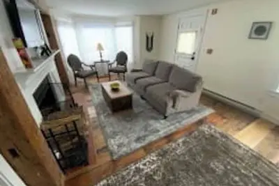 Image de Deluxe King, Living Room w\/sofa bed, bunk bed & fireplace