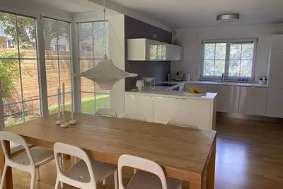 Image de Modern vacation home near the lake (3 minutes' walk) - Family-friendly