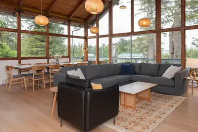 Image de ★Newly Remodeled! Pet-friendly 5bd/3bt Oasis for 12★