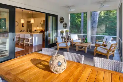 Image de Stunning 5 bedroom & 4. 5 bath Wilson Cottage