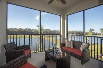 Image de Pin-High - Dazzling 3/bed, 2/bath with Lake and Green View