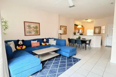 Image de Beautiful Townhome 3 Br 2. 5 Ba w/Pool close to Disney