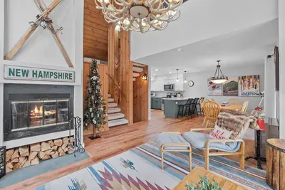Image de Beautifully Updated 3bd + Loft / 2ba with Mountain Views / Sleeps 8