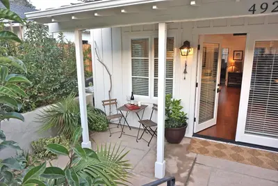 Image de Styled Montecito Cottage in Quiet Neighborhood