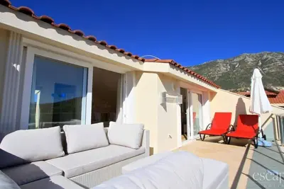Beautiful 2 bedroom duplex apartment in walking distance to Kalkan centre