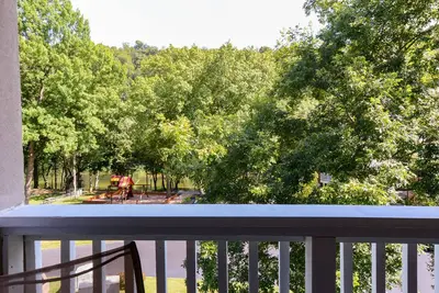 Truly 4 bedroom in Pointe with 2 Livingrooms