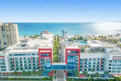 Image de Condo Resort– Best Stay–Balcony| Rooftop pool+ Gym