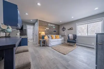 Image de Lakeside Serenity: One-Bedroom Villa