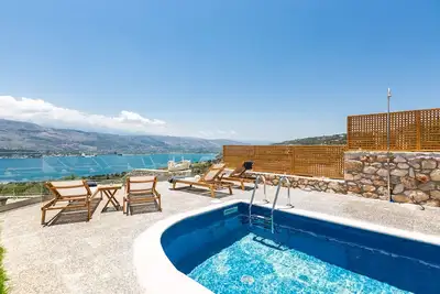 Image de Istros Villa Ii, Pool, Bbq & Heated Spa Whirlpool