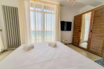 Image de Frontview Beach Apartment