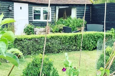 Image de The Stable Cottage, perfect for garden lovers.