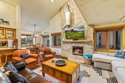 Image de Bear Claw 615 Premium On Mountain Condo With Ski-In/Ski-Out Access!