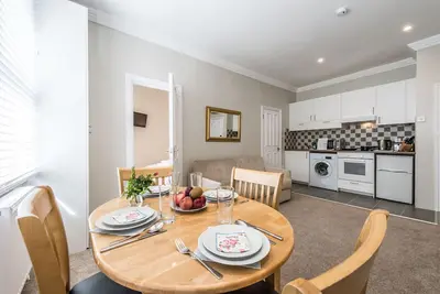 Image de Appartement élégant à 12 minutes en métro d'Oxford Street avec wifi gratuit et climatisation