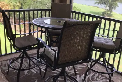 Image de Incredible top floor view in coveted River Strands that includes Golf! ! ! ! !