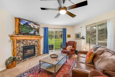 Image de On Free Shuttle Route! Hot tub! Garage Parking!